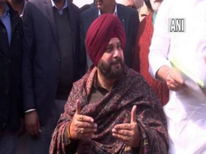 Navjot Singh Sidhu stays away from meeting called by new Punjab Congress chief Warring | Navjot Singh Sidhu stays away from meeting called by new Punjab Congress chief Warring