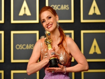 Jessica Chastain takes home Oscar for 'The Eyes of Tammy Faye' | Jessica Chastain takes home Oscar for 'The Eyes of Tammy Faye'