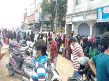 Hyderabad woman dies in queue at MeeSeva centre for flood relief | Hyderabad woman dies in queue at MeeSeva centre for flood relief