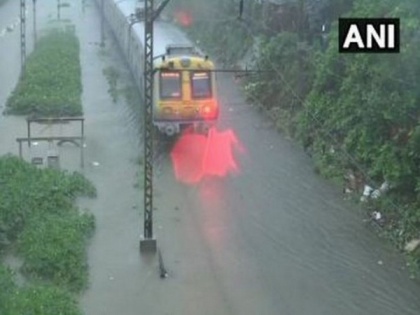 Maharashtra: Heavy rains disrupt train services | Maharashtra: Heavy rains disrupt train services