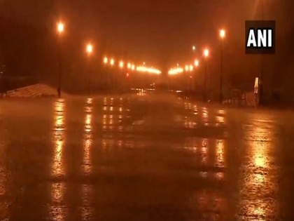 Rain lashes parts of Delhi on Saturday morning | Rain lashes parts of Delhi on Saturday morning
