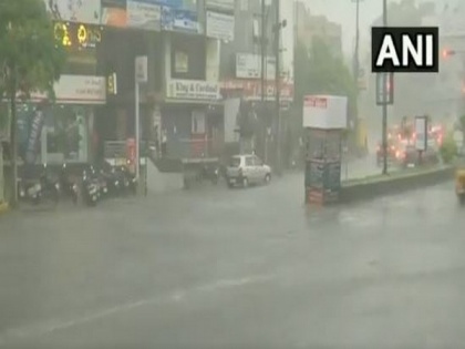 Rain lashes parts of Hyderabad | Rain lashes parts of Hyderabad