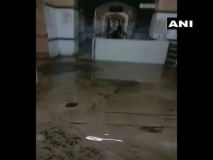 Water enters Osmania General hospital in Hyderabad after rain showers | Water enters Osmania General hospital in Hyderabad after rain showers