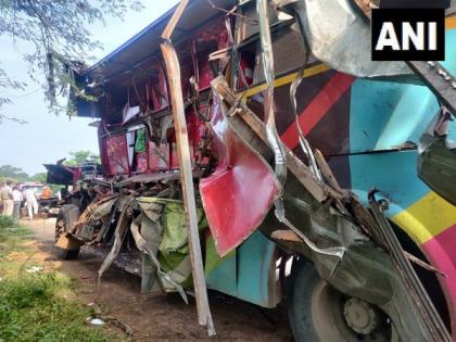 Seven killed after bus transporting labourers collided with truck in Raipur | Seven killed after bus transporting labourers collided with truck in Raipur