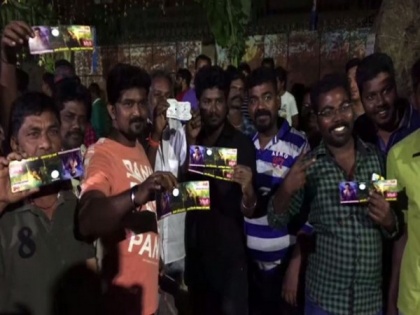 Fans celebrate release of Rajinikanth's 'Darbar' in Madurai | Fans celebrate release of Rajinikanth's 'Darbar' in Madurai