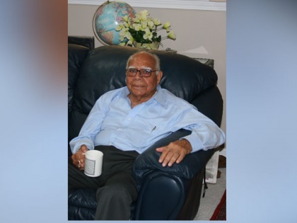 B-town mourns demise of veteran lawyer Ram Jethmal | B-town mourns demise of veteran lawyer Ram Jethmal