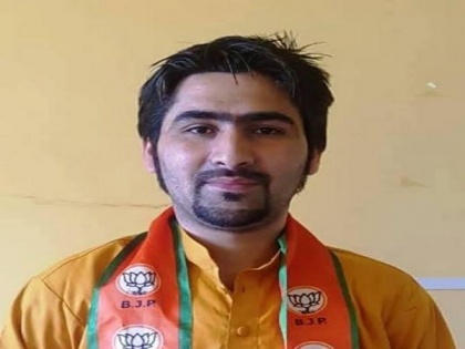 BJP leader Waseem Bari, brother and father shot dead by terrorists in J-K's Bandipora | BJP leader Waseem Bari, brother and father shot dead by terrorists in J-K's Bandipora