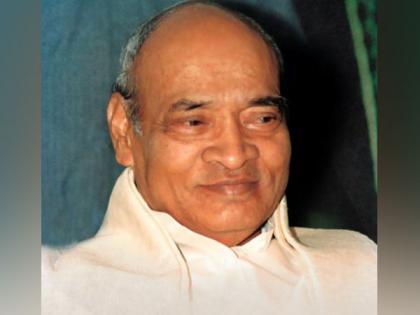 Congress lags behind BJP in paying tribute to ex-PM Narasimha Rao | Congress lags behind BJP in paying tribute to ex-PM Narasimha Rao Congress lags behind BJP in paying tribute to ex-PM Narasimha Rao | Congress lags behind BJP in paying tribute to ex-PM Narasimha Rao