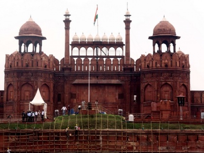 Delhi HC dismisses plea seeking legal rights of Red Fort, adequate compensation | Delhi HC dismisses plea seeking legal rights of Red Fort, adequate compensation