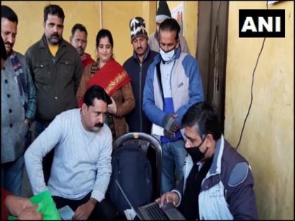 People throng at centres in J-K's Kathua to register for 'Golden Card' to avail Ayushman Bharat- PMJAY benefits | People throng at centres in J-K's Kathua to register for 'Golden Card' to avail Ayushman Bharat- PMJAY benefits