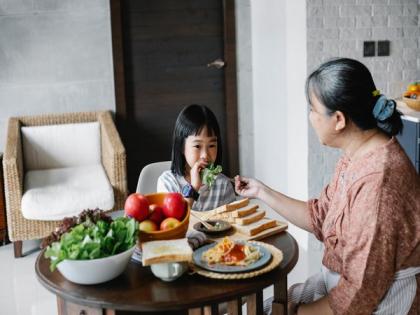 Want to increase kids' vegetable intake? Serving larger portions of vegetables may help! | Want to increase kids' vegetable intake? Serving larger portions of vegetables may help!