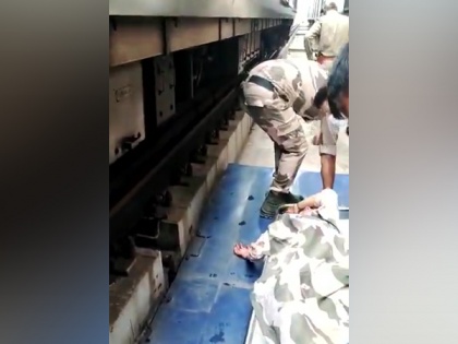 CISF rescues woman who jumps in front of Delhi metro | CISF rescues woman who jumps in front of Delhi metro