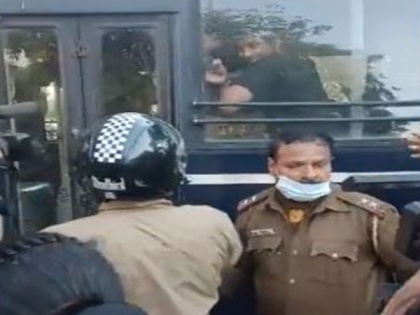 Hijab row: Delhi police detain AISA workers protesting dress code in Karnataka schools | Hijab row: Delhi police detain AISA workers protesting dress code in Karnataka schools