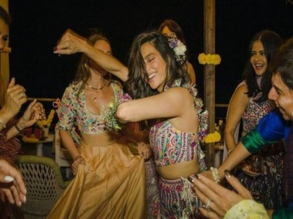 Shibani Dandekar shares happy moments from her boho-themed Mehendi ceremony | Shibani Dandekar shares happy moments from her boho-themed Mehendi ceremony