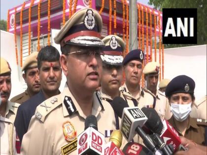 Delhi police chief motivates staff for performing duties away from families on Holi | Delhi police chief motivates staff for performing duties away from families on Holi Delhi police chief motivates staff for performing duties away from families on Holi | Delhi police chief motivates staff for performing duties away from families on Holi