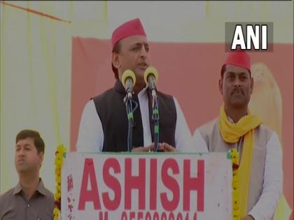 UP Assembly polls: 'Gurus' of BSP sitting in BJP, says Akhilesh Yadav | UP Assembly polls: 'Gurus' of BSP sitting in BJP, says Akhilesh Yadav