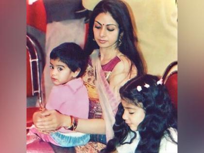 Khushi Kapoor shares heartwarming picture on mother Sridevi's fourth death anniversary | Khushi Kapoor shares heartwarming picture on mother Sridevi's fourth death anniversary Khushi Kapoor shares heartwarming picture on mother Sridevi's fourth death anniversary | Khushi Kapoor shares heartwarming picture on mother Sridevi's fourth death anniversary