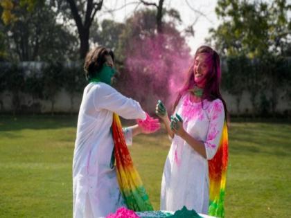 Follow these pre-and post-Holi care tips to protect your hair and skin from damage | Follow these pre-and post-Holi care tips to protect your hair and skin from damage