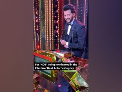 Riteish Deshmukh delivers hilarious acceptance speech for 'not being nominated' for Best Actor at Filmfare | Riteish Deshmukh delivers hilarious acceptance speech for 'not being nominated' for Best Actor at Filmfare