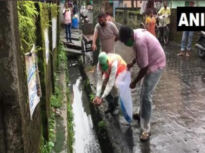 Siliguri Municipal Corporation releases guppy fish in parts of city to combat dengue | Siliguri Municipal Corporation releases guppy fish in parts of city to combat dengue