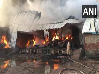 Fire breaks out in godown in UP's Ghaziabad | Fire breaks out in godown in UP's Ghaziabad