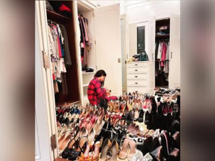Kangana Ranaut flaunts her shoe collection as she wishes to enter 2021 like 'Queen' | Kangana Ranaut flaunts her shoe collection as she wishes to enter 2021 like 'Queen'