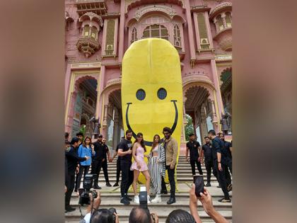 'Ek Villain Returns' cast unveils 20 feet tall 'Villain' mask in Jaipur | 'Ek Villain Returns' cast unveils 20 feet tall 'Villain' mask in Jaipur