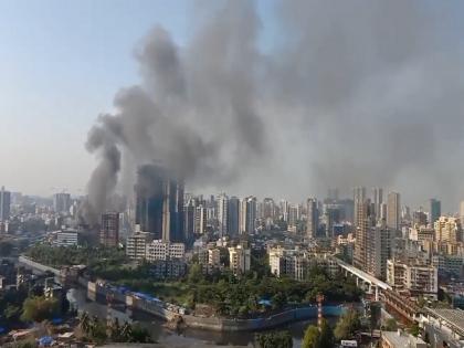 Mumbai: Fire breaks out in Oshiwara's Aashiyana Tower | Mumbai: Fire breaks out in Oshiwara's Aashiyana Tower