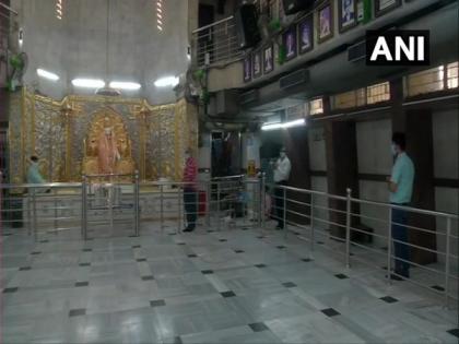 Delhi: Devotees visit Lodhi Road's Sai Baba Temple on 'first Thursday' amid Unlock 1 | Delhi: Devotees visit Lodhi Road's Sai Baba Temple on 'first Thursday' amid Unlock 1 Delhi: Devotees visit Lodhi Road's Sai Baba Temple on 'first Thursday' amid Unlock 1 | Delhi: Devotees visit Lodhi Road's Sai Baba Temple on 'first Thursday' amid Unlock 1