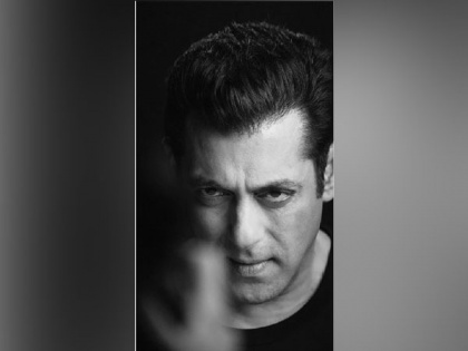 Did Salman Khan just hint about his upcoming Eid 2020 film? | Did Salman Khan just hint about his upcoming Eid 2020 film?