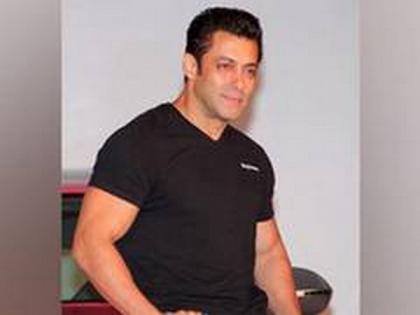 From Madhuri Dixit to Katrina Kaif, Bollywood Divas extend birthday greetings to Salman Khan | From Madhuri Dixit to Katrina Kaif, Bollywood Divas extend birthday greetings to Salman Khan From Madhuri Dixit to Katrina Kaif, Bollywood Divas extend birthday greetings to Salman Khan | From Madhuri Dixit to Katrina Kaif, Bollywood Divas extend birthday greetings to Salman Khan