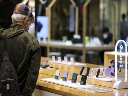 Samsung Electronics' foldable phone sales are expected to be 8 million units, 4 times more than last year | Samsung Electronics' foldable phone sales are expected to be 8 million units, 4 times more than last year Samsung Electronics' foldable phone sales are expected to be 8 million units, 4 times more than last year | Samsung Electronics' foldable phone sales are expected to be 8 million units, 4 times more than last year