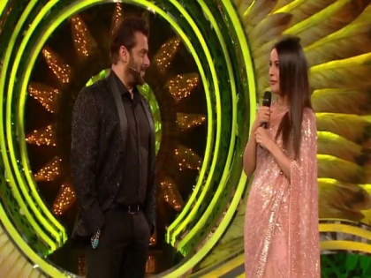 Shehnaaz Gill discusses Katrina-Vicky wedding with Salman Khan in 'Bigg Boss 15' finale | Shehnaaz Gill discusses Katrina-Vicky wedding with Salman Khan in 'Bigg Boss 15' finale