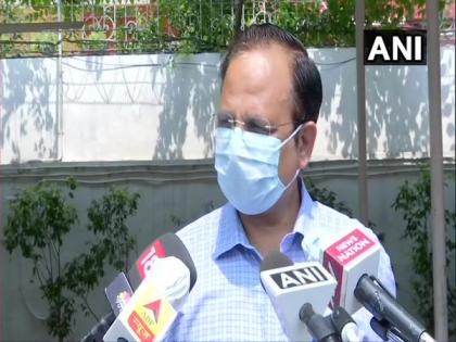 Around 200 healthcare personnel infected with COVID-19 in Delhi, says Health Minister Satyendar Jain | Around 200 healthcare personnel infected with COVID-19 in Delhi, says Health Minister Satyendar Jain
