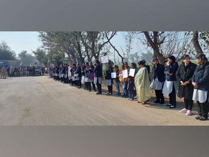 Won't vote in elections, if schools don't reopen, protests Punjab teachers, parents | Won't vote in elections, if schools don't reopen, protests Punjab teachers, parents