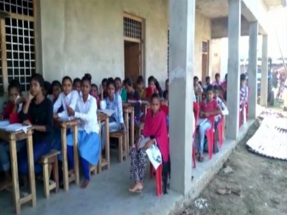 Private school in UP's Jalaun conducts classes amid COVID-19, official assures action | Private school in UP's Jalaun conducts classes amid COVID-19, official assures action