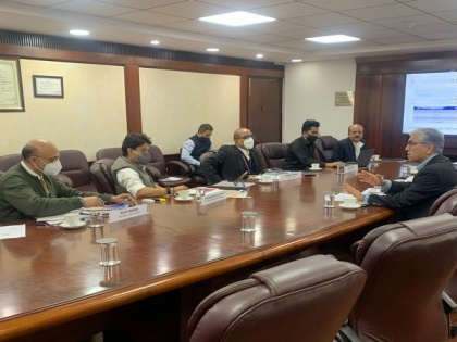 Aviation Minister Jyotiraditya Scindia chairs meet on Flying Training Organizations | Aviation Minister Jyotiraditya Scindia chairs meet on Flying Training Organizations