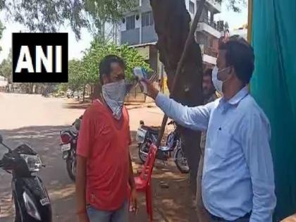 Medical team carries out screening for COVID-19 in Karnataka's Hubli | Medical team carries out screening for COVID-19 in Karnataka's Hubli Medical team carries out screening for COVID-19 in Karnataka's Hubli | Medical team carries out screening for COVID-19 in Karnataka's Hubli