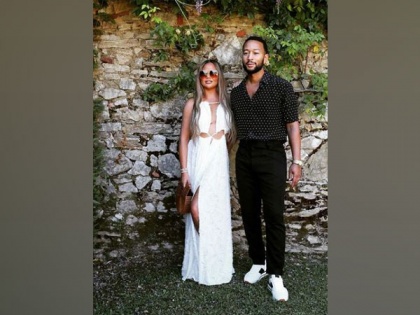 Chrissy Teigen flies to Italy with family after cyberbullying controversy | Chrissy Teigen flies to Italy with family after cyberbullying controversy
