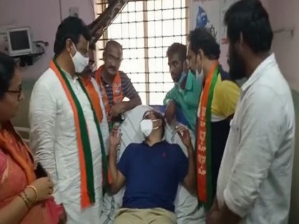 Andhra BJP general secy hospitalised after scuffle with police | Andhra BJP general secy hospitalised after scuffle with police
