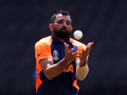 Mohammed Shami distributes food and masks to migrants amid COVID-19 crisis | Mohammed Shami distributes food and masks to migrants amid COVID-19 crisis