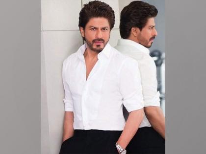 Fan recalls his dad's 'selfie' with Shah Rukh Khan | Fan recalls his dad's 'selfie' with Shah Rukh Khan