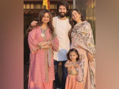 Shahid Kapoor thanks his mother, wife for being his "guide", "support" | Shahid Kapoor thanks his mother, wife for being his "guide", "support"