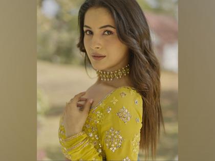 Shehnaaz Gill makes Johny Lever dance to 'Nach Punjaabban' song | Shehnaaz Gill makes Johny Lever dance to 'Nach Punjaabban' song Shehnaaz Gill makes Johny Lever dance to 'Nach Punjaabban' song | Shehnaaz Gill makes Johny Lever dance to 'Nach Punjaabban' song