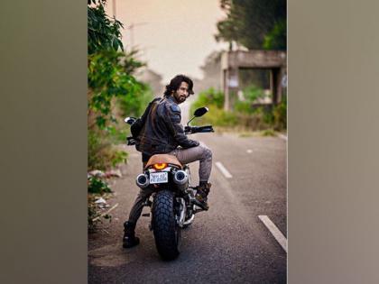 Shahid Kapoor gears up for morning ride, shares stunning pic | Shahid Kapoor gears up for morning ride, shares stunning pic