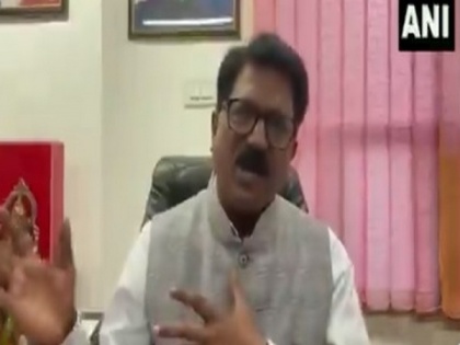 'Will put you in jail,' Navneet Rana alleges threat by Arvind Sawant; Sena MP denies | 'Will put you in jail,' Navneet Rana alleges threat by Arvind Sawant; Sena MP denies