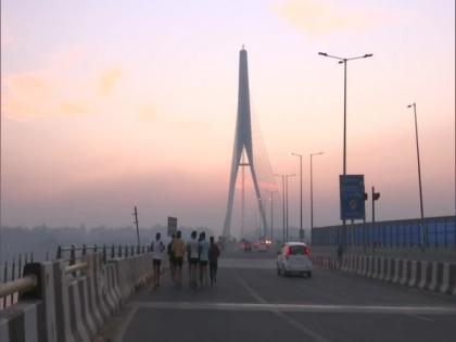 Delhi's air quality continues to be 'moderate', likely to deteriorate in coming days | Delhi's air quality continues to be 'moderate', likely to deteriorate in coming days