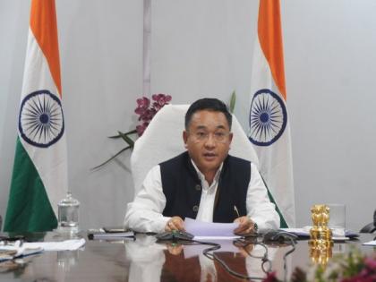 Sikkim Chief Minister thanks MP Govt officials for helping Sikkim family during crisis | Sikkim Chief Minister thanks MP Govt officials for helping Sikkim family during crisis