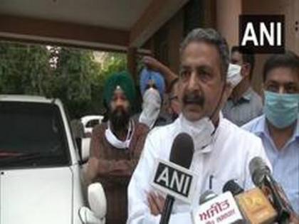 Punjab Minister sits on hunger strike to express solidarity with farmers | Punjab Minister sits on hunger strike to express solidarity with farmers