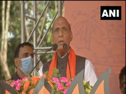 Didi's conduct unbecoming of a CM, says Rajnath Singh | Didi's conduct unbecoming of a CM, says Rajnath Singh